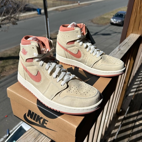 Jordan 1 Size 10 brand new dead stock BUY 1 GET 1 HALF% OFF - Picture 2 of 7